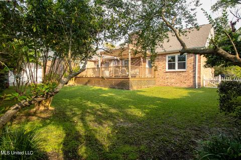 2565 Spring Ridge Dr, Biloxi, MS 39531 photo 2