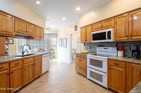 2565 Spring Ridge Dr, Biloxi, MS 39531 photo 12