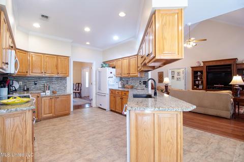 2565 Spring Ridge Dr, Biloxi, MS 39531 photo 11