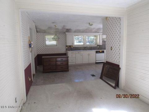 4328 Terry Rd, Jackson, MS 39212 photo 9