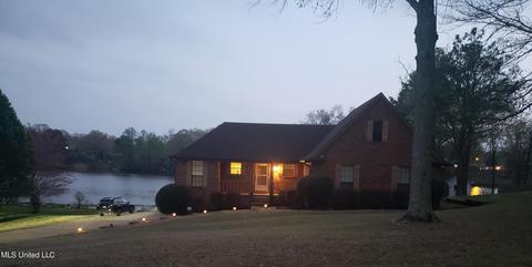 4539 Big Horn Dr N Dr, Nesbit, MS 38651 photo 1