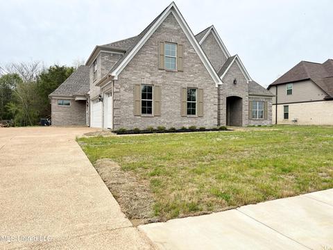 10886 Wiseman Dr, Olive Branch, MS 38654