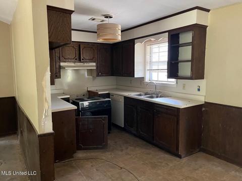 342 Maywood Cir, Jackson, MS 39211 photo 4