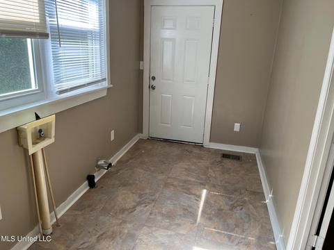 3825 Noble St, Jackson, MS 39209 photo 9