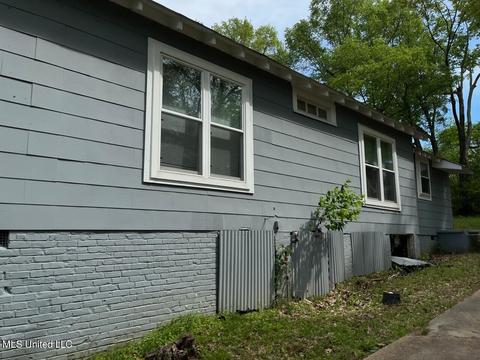 3825 Noble St, Jackson, MS 39209 photo 2
