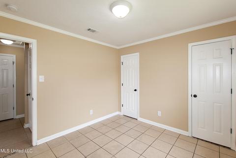 3825 Juniper St, Moss Point, MS 39563 photo 5