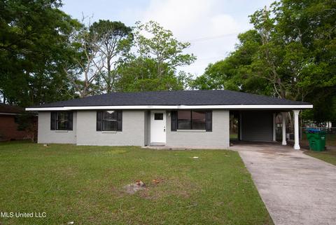 3825 Juniper St, Moss Point, MS 39563 photo 1
