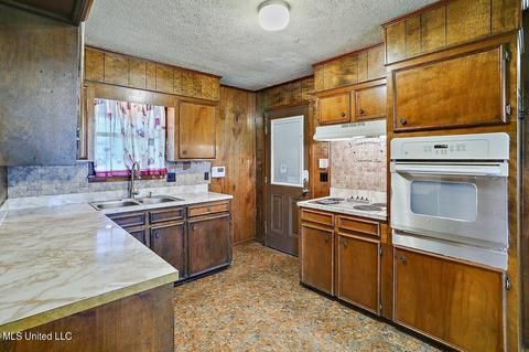 220 Meadow Lane Ln, Jackson, MS 39212 photo 9