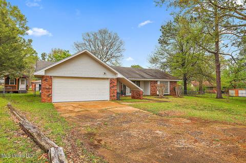 220 Meadow Lane Ln, Jackson, MS 39212 photo 3