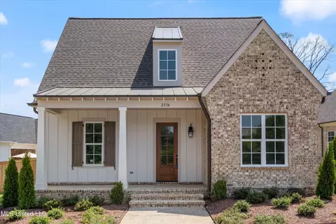 2534 W Ac Freeman Dr, Hernando, MS 38632