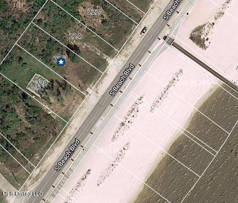 226 S Beach Blvd, Waveland, MS 39576
