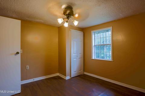 527 Singleton St, Canton, MS 39046 photo 7
