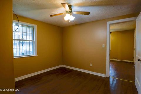527 Singleton St, Canton, MS 39046 photo 5
