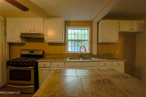 527 Singleton St, Canton, MS 39046 photo 8