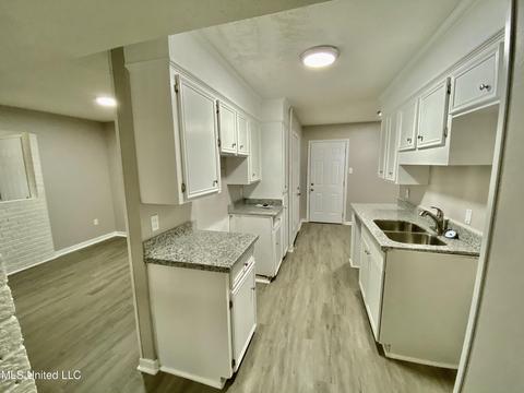 523 Greenmont Dr, Jackson, MS 39212 photo 5