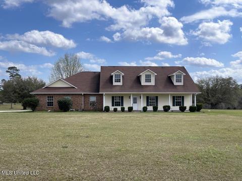 8104 Ridgewood Dr, Kiln, MS 39556