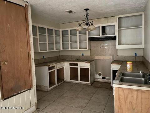 364 Barnes St, Jackson, MS 39206 photo 5