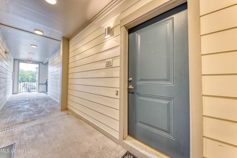 2501 Bienville Blvd #226, Ocean Springs, MS 39564