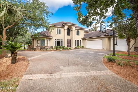 7 Sauvolle Ct, Ocean Springs, MS 39564