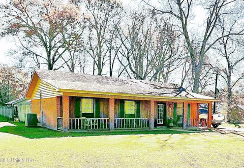 510 West St, Kosciusko, MS 39090