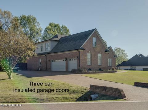 2894 Grove Meadow Dr, Nesbit, MS 38651 photo 2