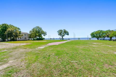 1104 Beach Blvd, Biloxi, MS 39530 photo 3