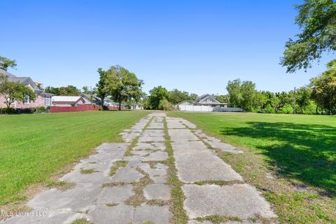 1104 Beach Blvd, Biloxi, MS 39530 photo 5