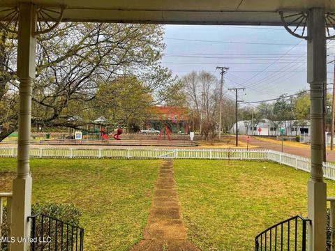 204 Park St, Lyon, MS 38645 photo 2