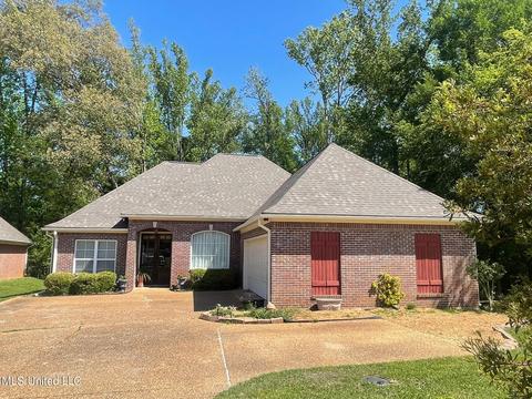 900 N Deerfield Dr, Canton, MS 39046