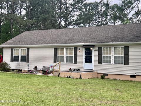 19457 Lennis Cuevas Rd, Saucier, MS 39574