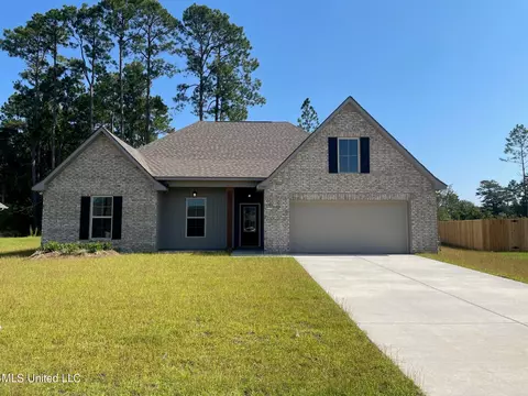 11448 Memphis Cir, Ocean Springs, MS 39564
