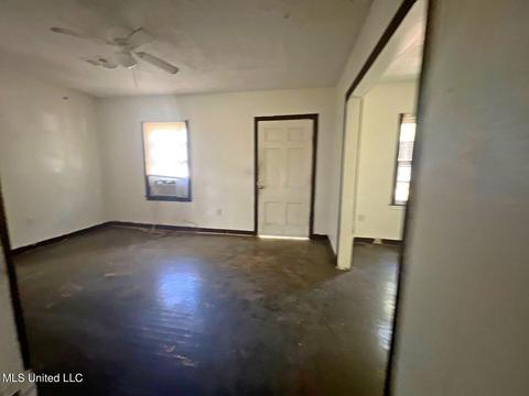 384 Hanging Moss Cir, Jackson, MS 39206 photo 2