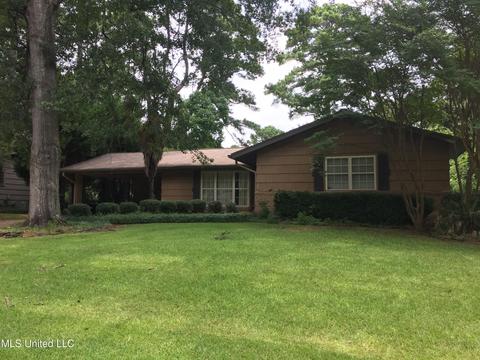 1940 Cherokee Dr, Jackson, MS 39211 photo 2