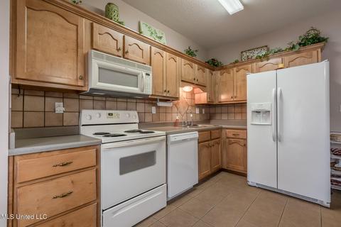 859 Cardinal Ln, Hernando, MS 38632 photo 12
