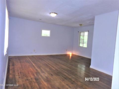 316 Barnes St, Jackson, MS 39206 photo 2