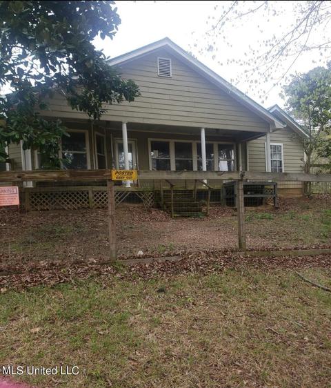 1010 Dotson Ln, Crystal Springs, MS 39059