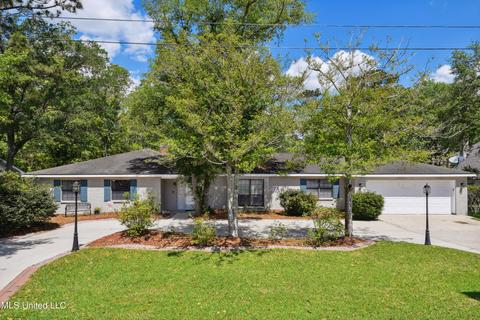 7604 Fairway Dr, Diamondhead, MS 39525 photo 1