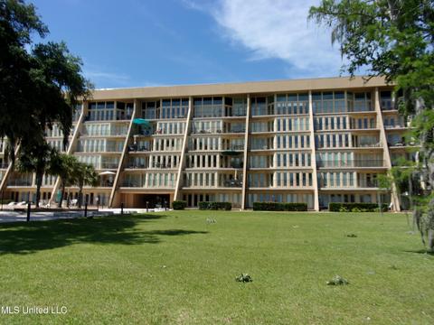 520 Beach Blvd #408, Biloxi, MS 39530