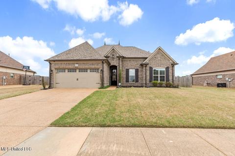 10417 Parker Dr, Olive Branch, MS 38654