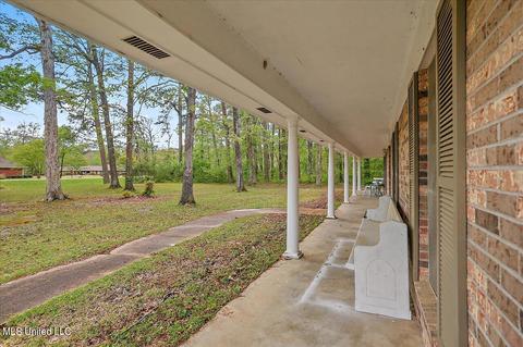 1410 E 3rd St, Forest, MS 39074 photo 5