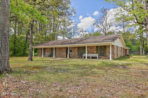 1410 E 3rd St, Forest, MS 39074 photo 3