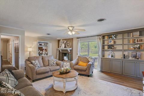 1410 E 3rd St, Forest, MS 39074 photo 8