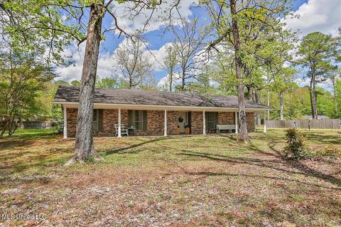 1410 E 3rd St, Forest, MS 39074 photo 2