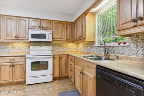 7892 Hilo Way, Diamondhead, MS 39525 photo 11