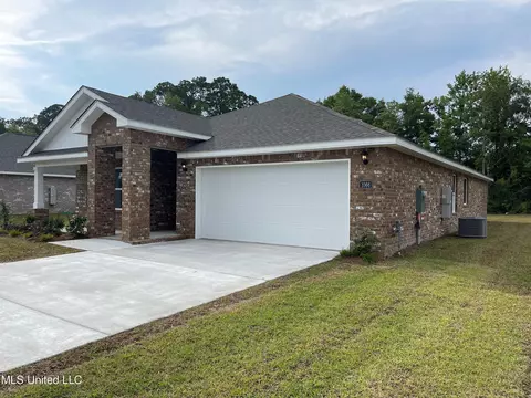 1066 Enclave Cir, Long Beach, MS 39560 photo 2