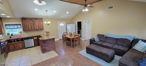 793 W Mchenry Rd, Mchenry, MS 39561 photo 4