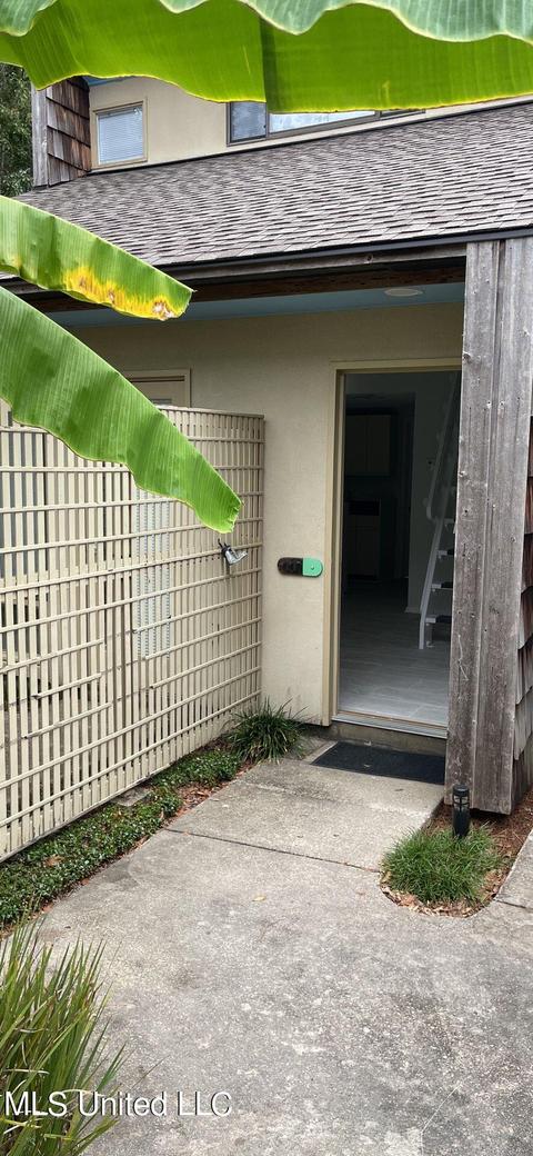 828 Oakleigh Ave #11, Gulfport, MS 39507