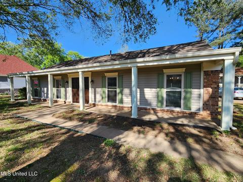2414 Itasca Dr, Nesbit, MS 38651 photo 2
