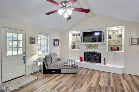 200 Hampton St, Clinton, MS 39056 photo 9