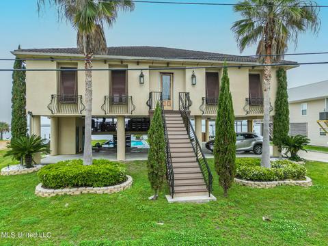 116 Elaine Dr, Bay Saint Louis, MS 39520
